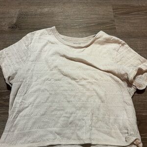 American Eagle Outfitters Cream Short Sleeve Tee